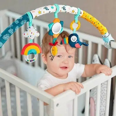 Accessoire sensoriel coloré pour lit bébé avec jouets suspendus