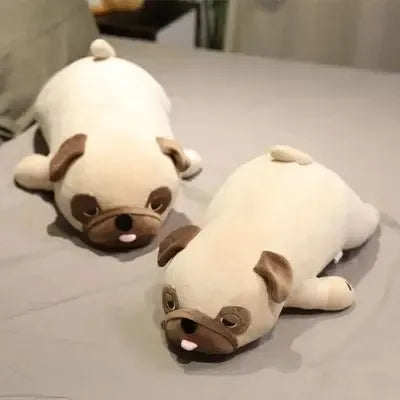 Peluche canine reposant paisiblement sur une couverture douce