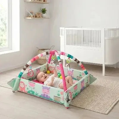 Environnement sensoriel pour bébé avec arches colorées engageantes