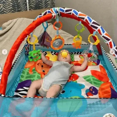 Environnement interactif avec arches colorées pour enfant actif