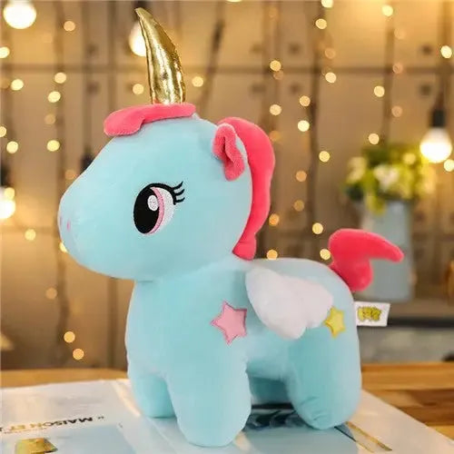 Créature fantastique en peluche avec crinière vive et corne brillante