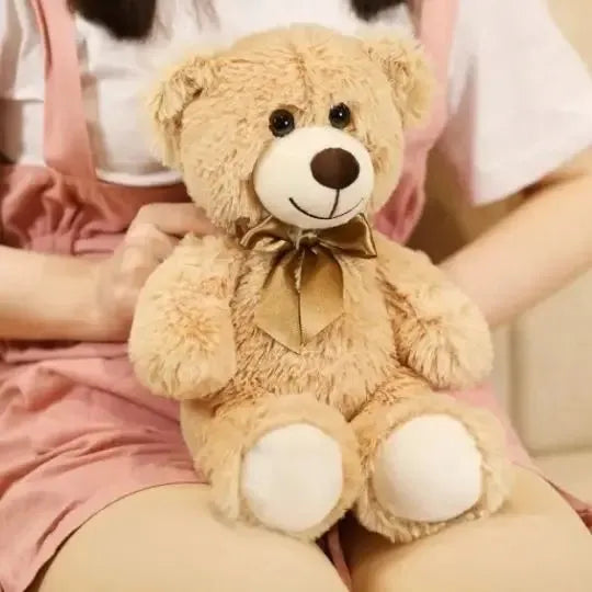 Grande peluche ours démontrant son confort d'utilisation