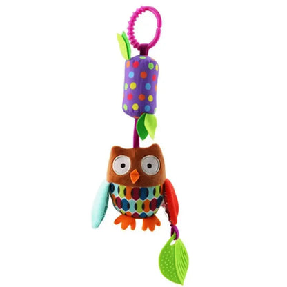 Jouet hibou suspendu, parfait pour éveiller les sens.