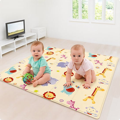 jumeaux sur tapis motricité bébé