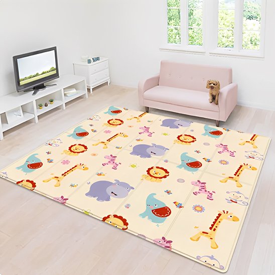 matelas motricité bébé dans le salon