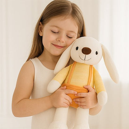 peluche lapin jaune jeune fille câlin