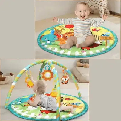 Enfant découvrant un espace ludique interactif au sol