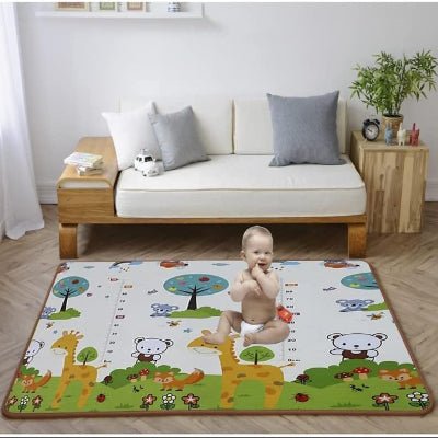 tapis en mousse bébé petit garçon salon