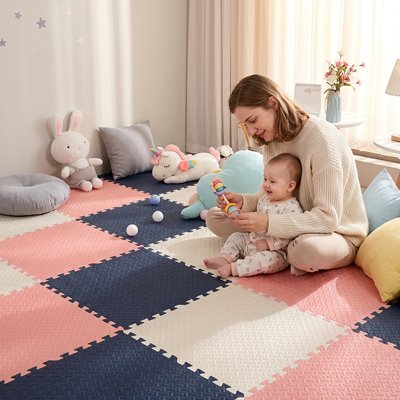 Surface de jeu douce et colorée pour moments en famille