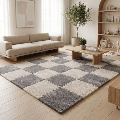 Surface emboîtable moelleuse dans salon moderne lumineux
